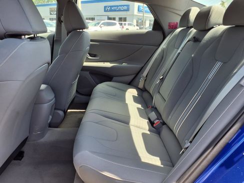 New 2025 Hyundai Elantra SEL image 28