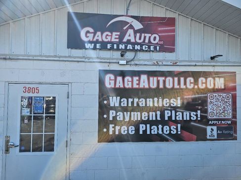 Used 2016 Chrysler 200 Limited w/ Convenience Group image 15