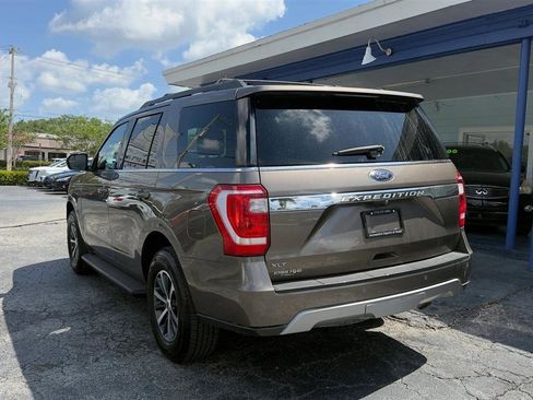 Used 2018 Ford Expedition XLT w/ Cargo Package RWD image 3