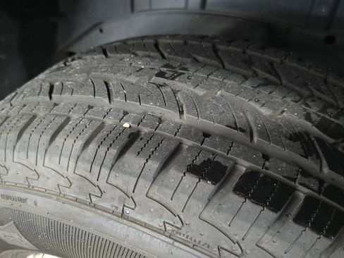 Used 2023 Nissan Titan SV w/ SV Convenience Package image 18