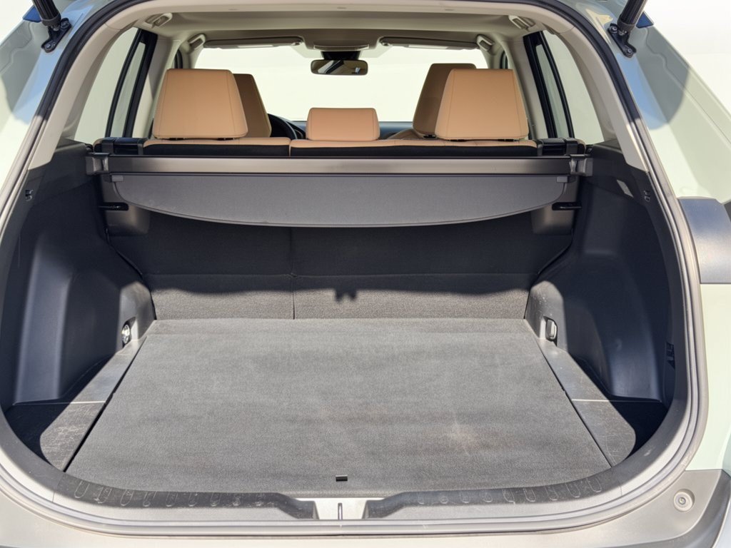 Used 2019 Toyota RAV4 XLE w/ Convenience Package FWD image 28