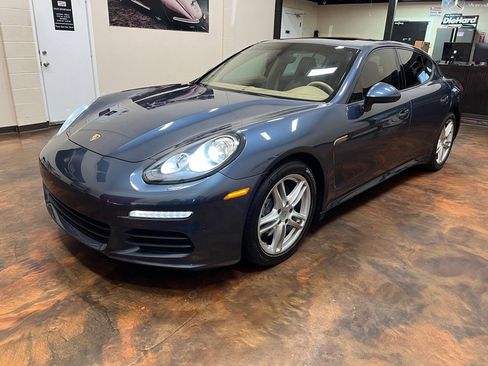 Used 2014 Porsche Panamera 4 image 5