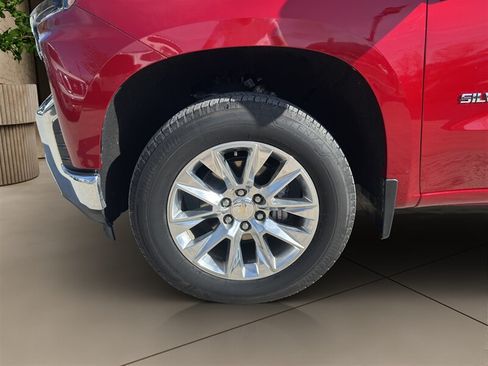 Used 2021 Chevrolet Silverado 1500 LTZ w/ LTZ Premium Package AWD/4WD image 15