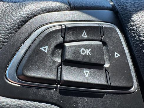 Used 2019 Ford Escape Titanium AWD/4WD image 15