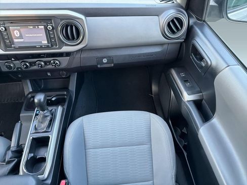 Used 2017 Toyota Tacoma SR5 image 26