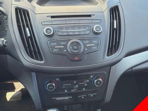 Used 2017 Ford Escape SE AWD/4WD image 8