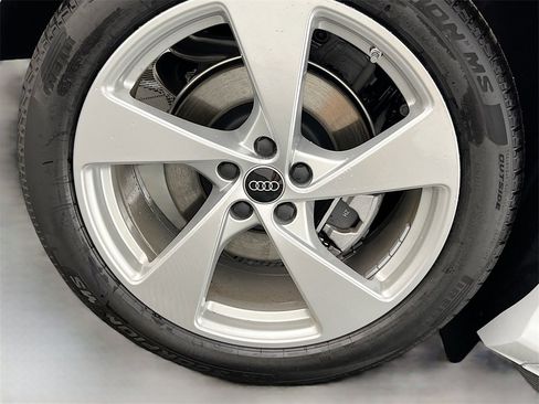 New 2025 Audi Q5 Prestige image 28