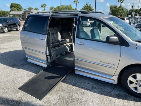 Used 2005 Toyota Sienna CE FWD image 10