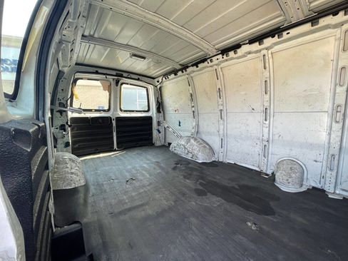 Used 2012 Chevrolet Express 3500 image 11