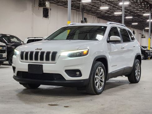 Used 2019 Jeep Cherokee Latitude Plus w/ Comfort/Convenience Group image 4