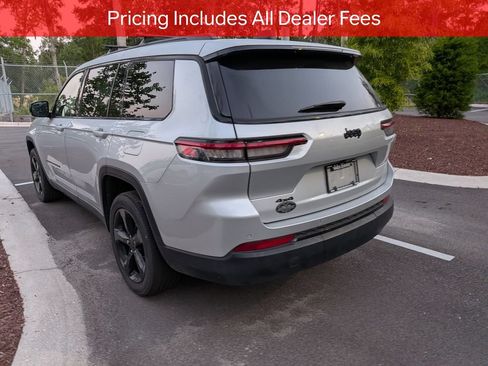 Used 2023 Jeep Grand Cherokee L Laredo AWD/4WD image 4
