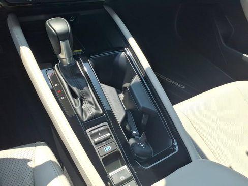 Used 2025 Honda Accord Touring image 9