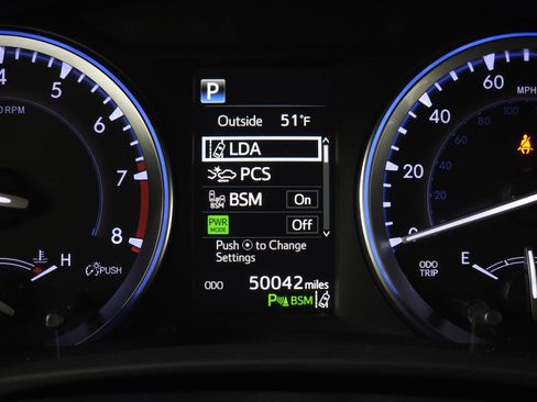 Used 2019 Toyota Highlander Limited image 23