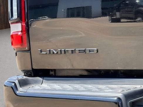 Used 2020 RAM 2500 Limited w/ Black Appearance Package AWD/4WD image 13