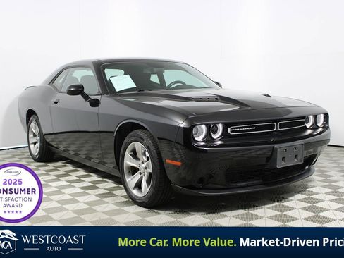 Used 2021 Dodge Challenger SXT RWD image 1