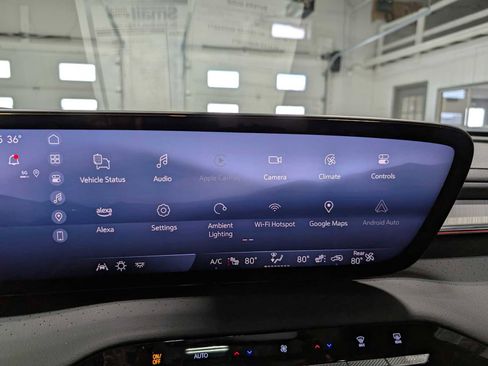 Certified 2025 Buick Enclave Avenir w/ Super Cruise Package image 30