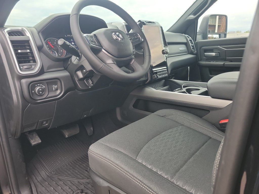 New 2027 RAM 3500 Big Horn AWD/4WD image 15