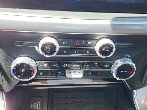 Used 2025 Ford F150 King Ranch w/ FX4 Off-Road Package AWD/4WD image 29