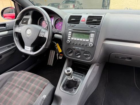 Used 2007 Volkswagen GTI 2-Door image 28