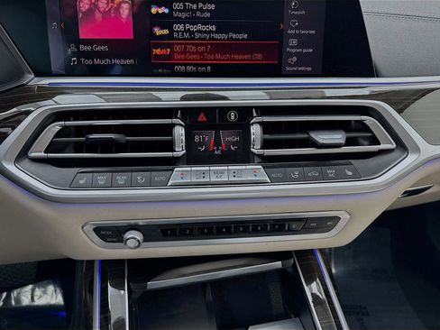 Used 2020 BMW X7 xDrive40i w/ Premium Package image 12