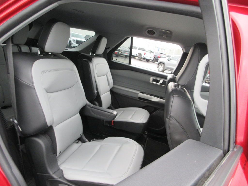 Used 2021 Ford Explorer XLT w/ Equipment Group 202A AWD/4WD image 23