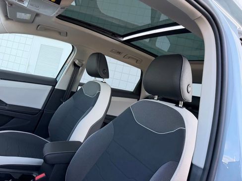 New 2026 Volkswagen Taos SE image 19