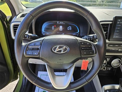 Used 2023 Hyundai Venue SEL image 25
