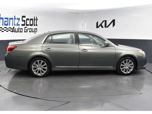 Used 2011 Toyota Avalon Limited FWD image 6