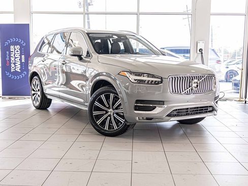 Used 2025 Volvo XC90 B6 Plus image 6
