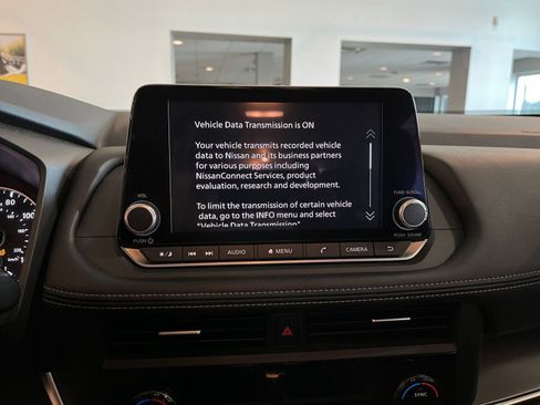 Used 2025 Nissan Rogue SV image 20