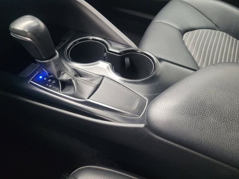 Used 2019 Toyota Camry SE w/ Protection Package (Q2) image 26