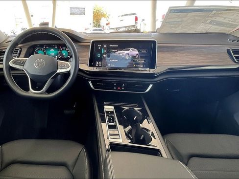 New 2025 Volkswagen Atlas SEL image 15