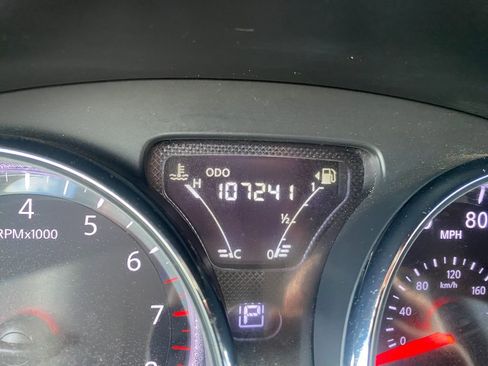 Used 2015 Nissan Versa SV FWD image 33