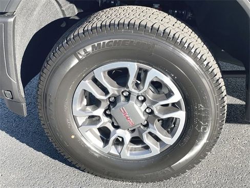 New 2026 GMC Sierra 3500 SLE w/ SLE Value Package image 33