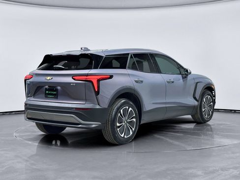 Used 2025 Chevrolet Blazer EV LT AWD/4WD image 3