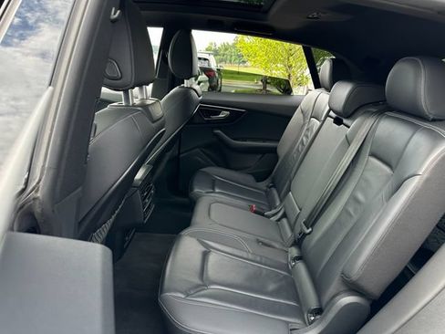 Used 2019 Audi Q8 Premium w/ Convenience Package AWD/4WD image 18