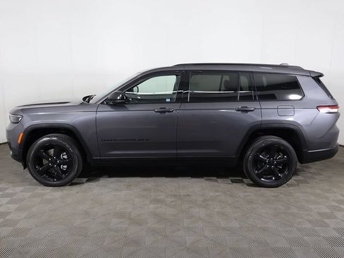 Used 2023 Jeep Grand Cherokee L Laredo AWD/4WD image 18