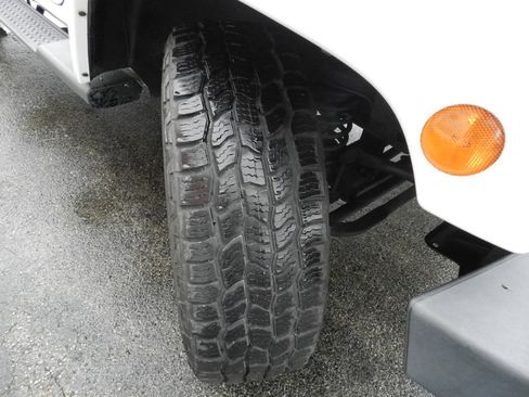 Used 2014 Jeep Wrangler Unlimited Sahara w/ Connectivity Group AWD/4WD image 19