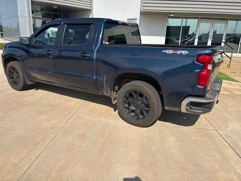 Used 2020 Chevrolet Silverado 1500 LT w/ Convenience Package AWD/4WD image 8