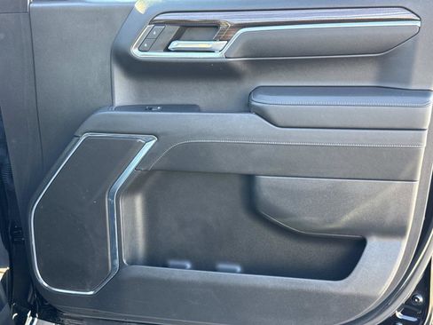 Used 2023 Chevrolet Silverado 1500 LT image 17