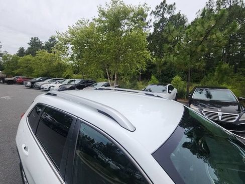 Used 2017 Jeep Cherokee Latitude w/ True North Edition AWD/4WD image 18