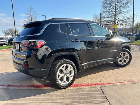 Used 2025 Jeep Compass Latitude image 6