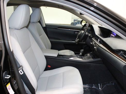 Used 2018 Lexus ES 350 image 16
