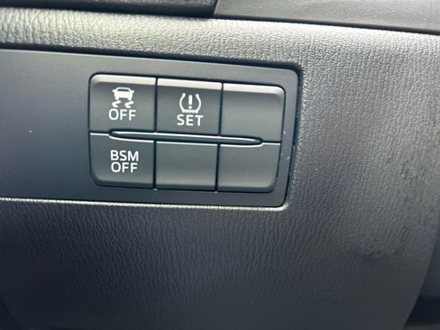 Used 2016 MAZDA MAZDA3 i Touring w/ Popular Equipment Package image 10