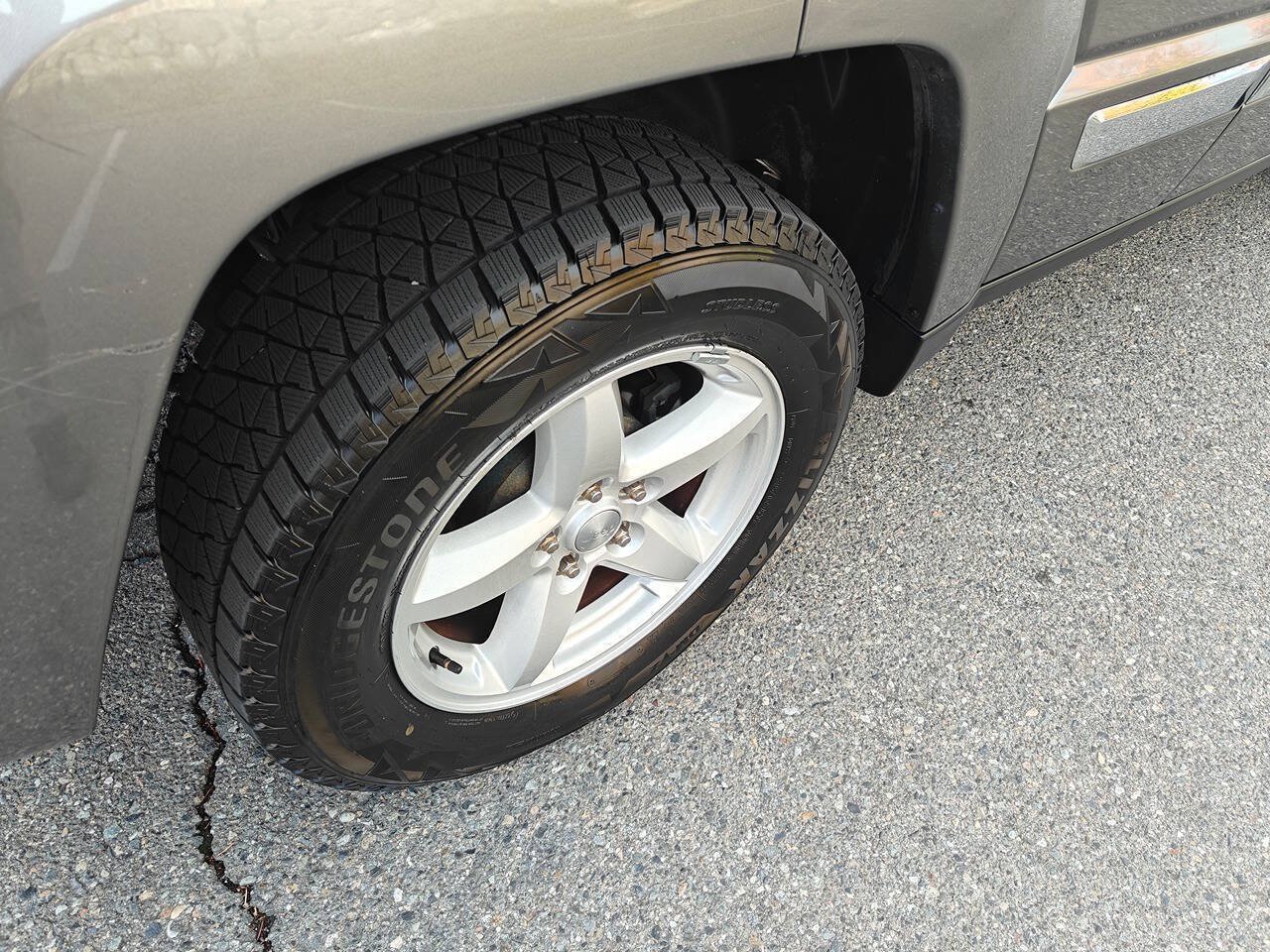 Used 2012 Jeep Liberty Sport AWD/4WD image 7