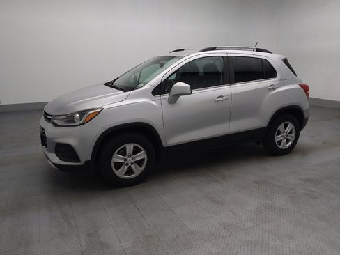 Used 2017 Chevrolet Trax LT w/ LT Convenience Package AWD/4WD image 2