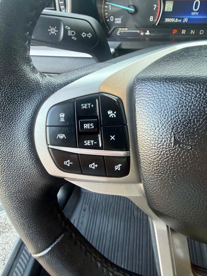 Used 2023 Ford Explorer XLT w/ Equipment Group 202A RWD image 18