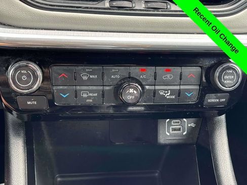 Used 2023 Jeep Compass Limited AWD/4WD image 18