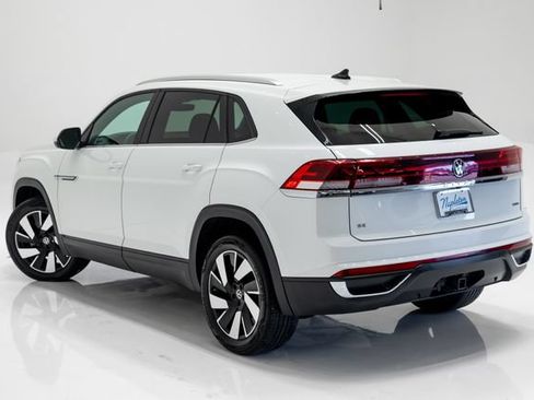 Used 2025 Volkswagen Atlas Cross Sport SE AWD/4WD image 29