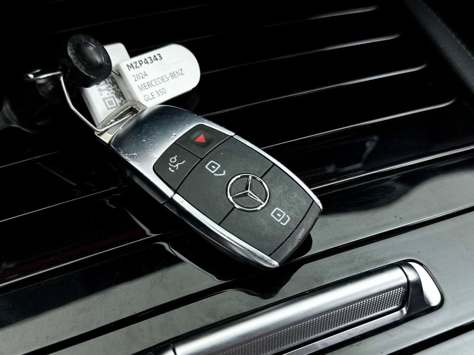 Used 2024 Mercedes-Benz GLE 350 4MATIC image 35